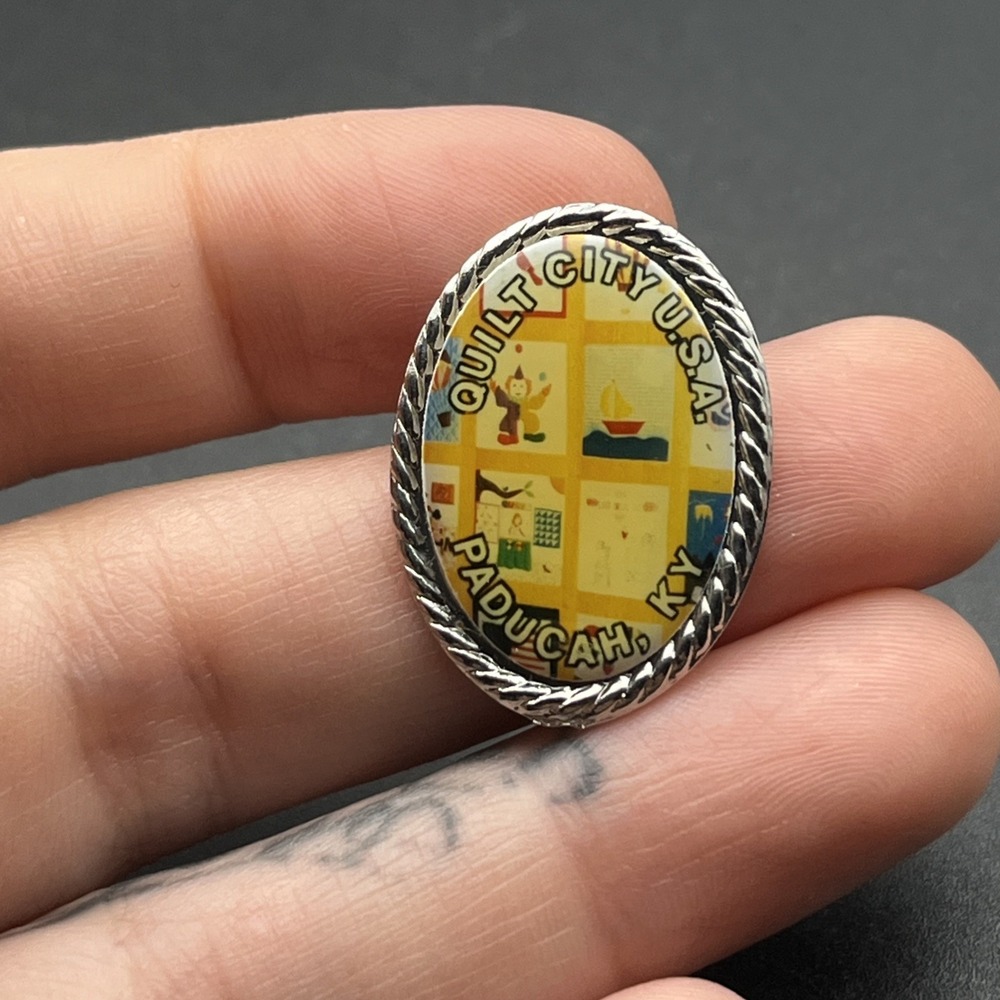 Quilt City USA Paducah Kentucky‎ Lapel Hat Pin
